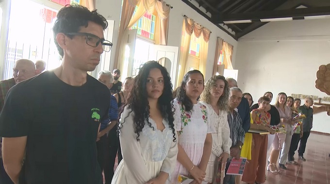 Distinguen en Las Tunas a periodistas con premios provinciales en la Jornada por el Día de la Prensa