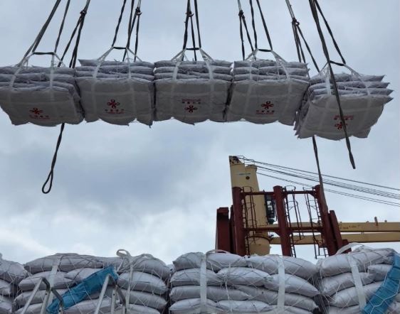 Arriba a La Habana cargamento de arroz donado por China para reforzar abastecimiento