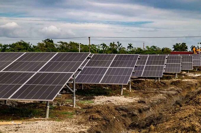 Avanza en Cuba construcción de parque solar Serones I