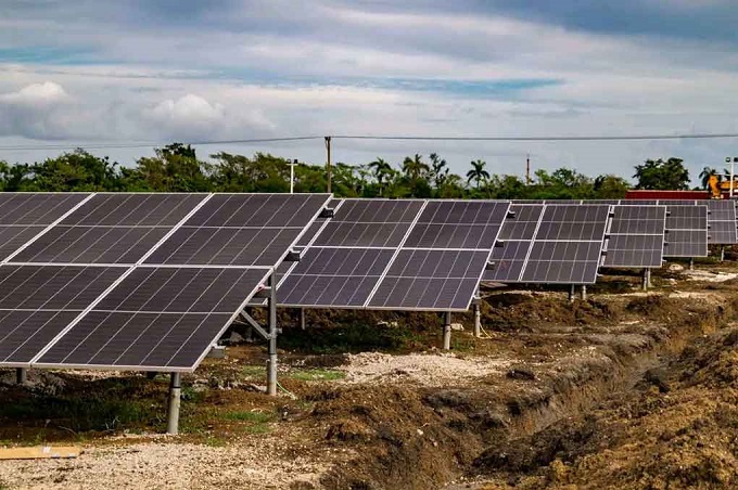 Avanza en Cuba construcción de parque solar Serones I