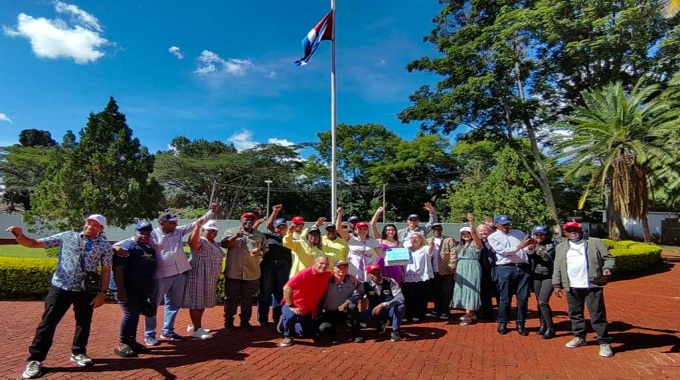 Zimbabwenses graduados en Cuba reiteran compromiso con la isla