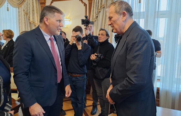 Recibió gobernador de Leningrado a delegación cubana