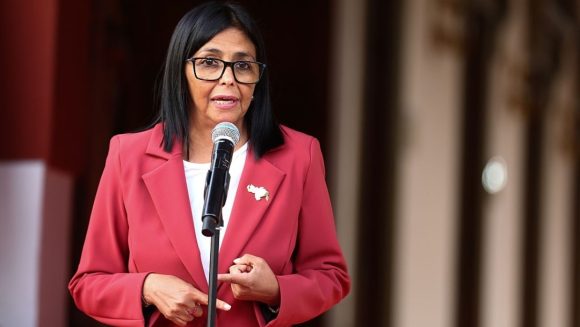 Estados Unidos retira a Delcy Rodríguez de lista de sanciones