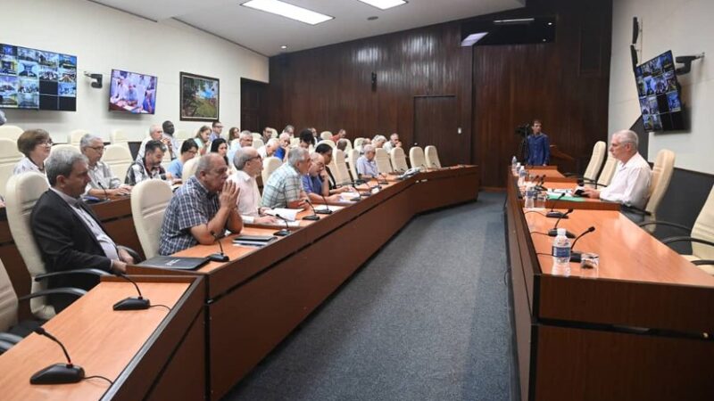 Encabeza Díaz-Canel encuentro sobre transición energética en Cuba ( +VIDEO)