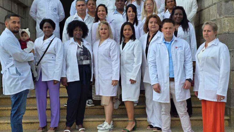 Reconocieron a médicos de Cuba en departamento San Marcos, Guatemala