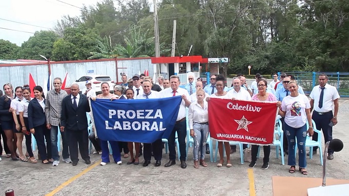 Reconocen a trabajadores de la sucursal de Transtur en Las Tunas