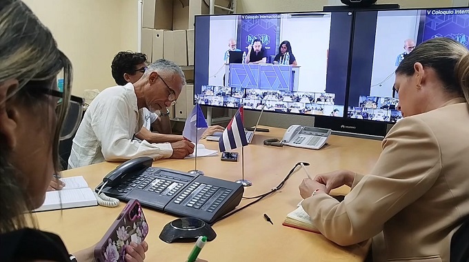 Participan tuneros en debates del 5to. Coloquio Internacional Patria