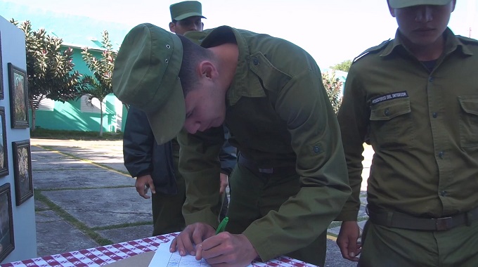 Trabajadores del Ministerio del Interior en Las Tunas se suman a la iniciativa Mi Firma Por la Paz