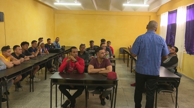 Intercambian autoridades con la comunidad universitaria en Las Tunas