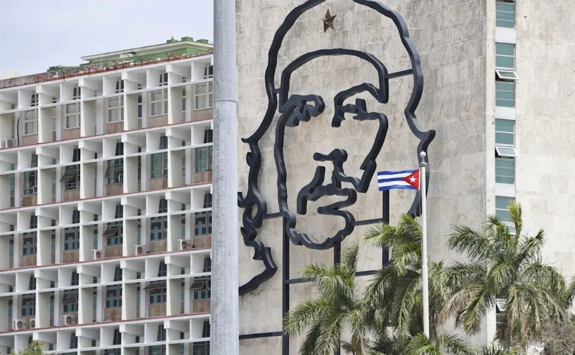 China pide a EE.UU. levantar el bloqueo a Cuba y dice que «muchos países» lo reclaman