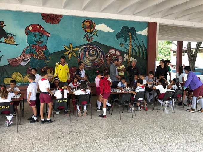 Ajedrez tunero mueve sus fichas