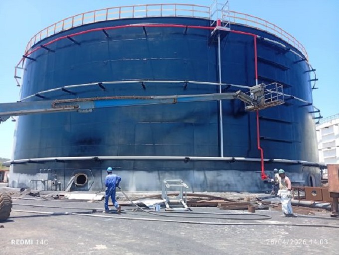 Avanza reparación de tanque en base de supertanqueros de Matanzas