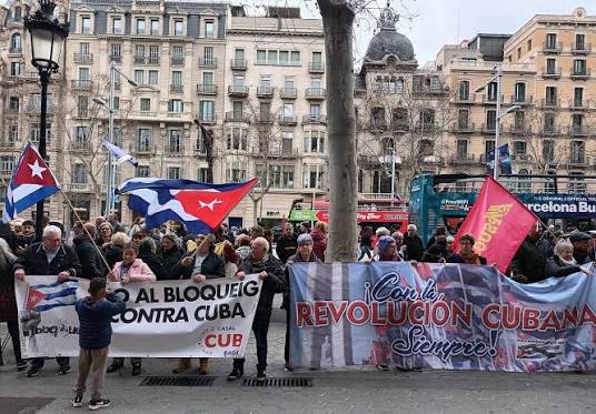 Españoles se manifiestan por Cuba y rechazan intervención