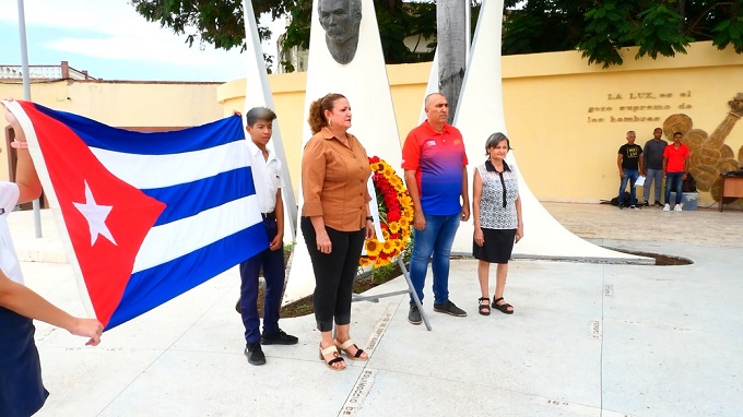 Rinden tributo en Las Tunas al Apóstol en el aniversario 131 de su muerte
