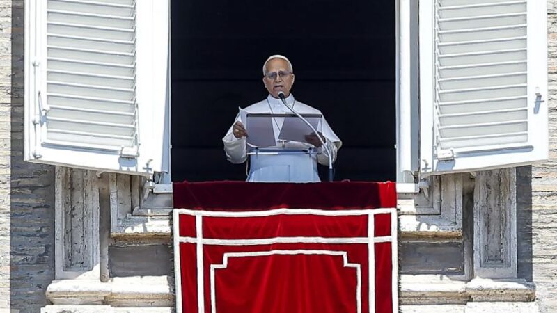 El papa advierte en su encíclica que la IA no es neutral y se concentra en pocas manos