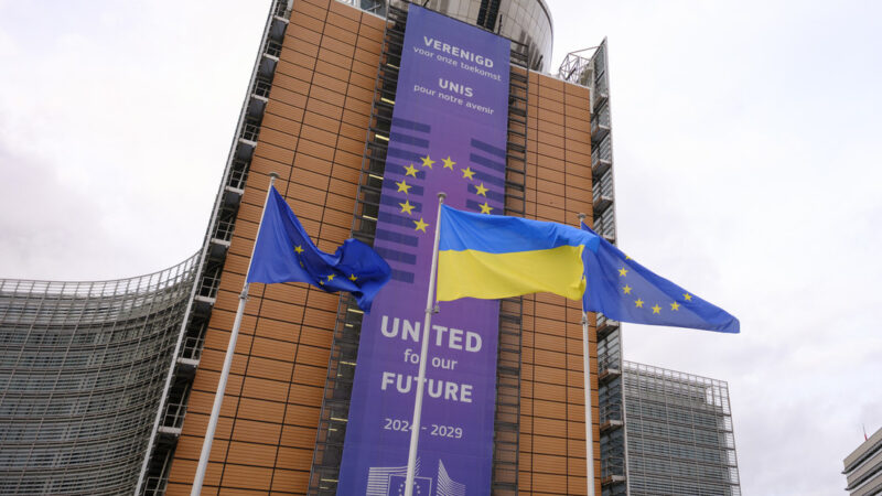Politico: EE.UU. no pretende cooperar con Europa, sino confrontarla y castigarla