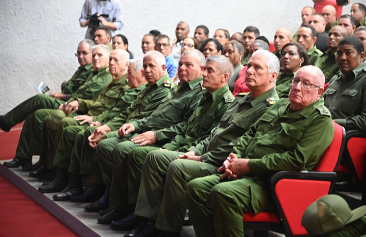 Participó Díaz-Canel en acto por aniversario 65 del Ejército Occidental