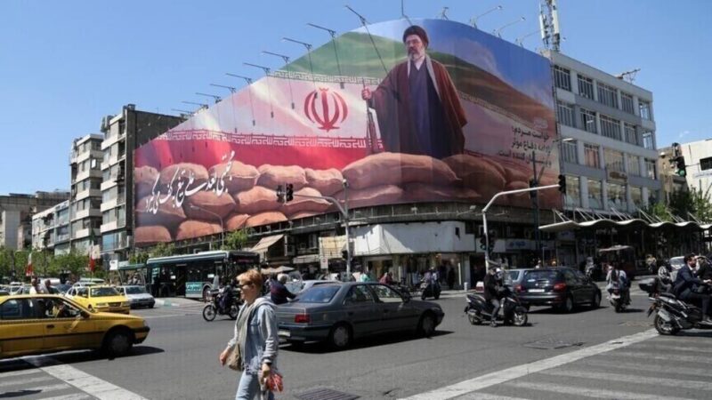 Irán amenazó hoy con atacar el norte de Israel y sus instalaciones militares si Tel Aviv lanza una ofensiva contra los suburbios del sur de Beirut.