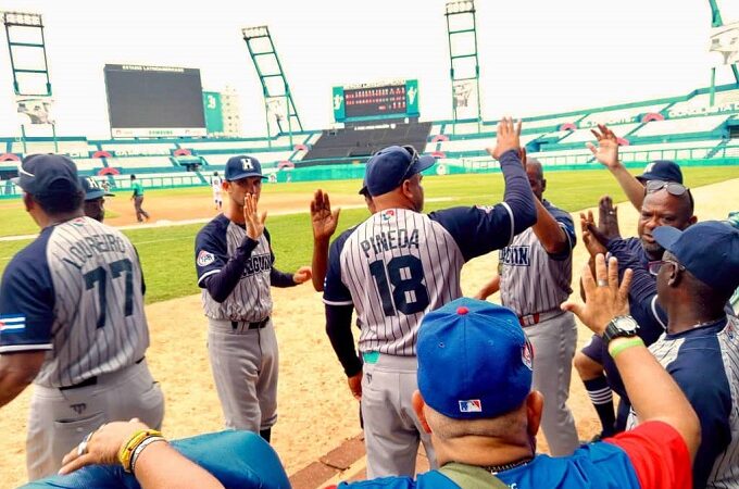 Cachorros igualan duelo con Las Tunas