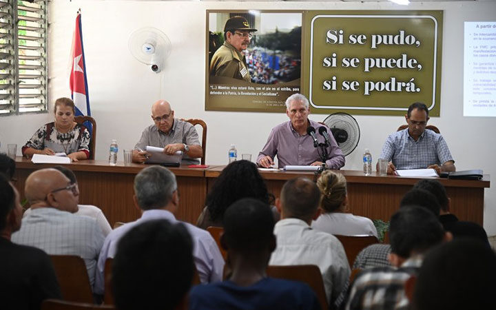 Continúa Presidente cubano intercambios en La Habana