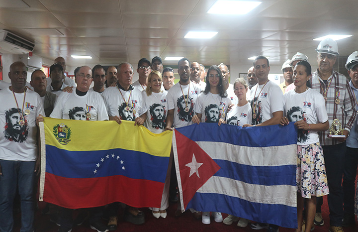 Regresó a Cuba brigada médica que viajó a Venezuela tras sismos