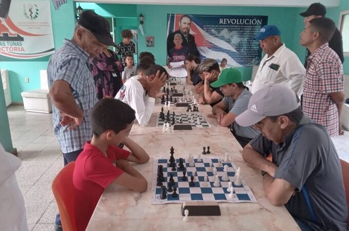 MUEVEN CABALLOS Y ALFILES EN LAS TUNAS