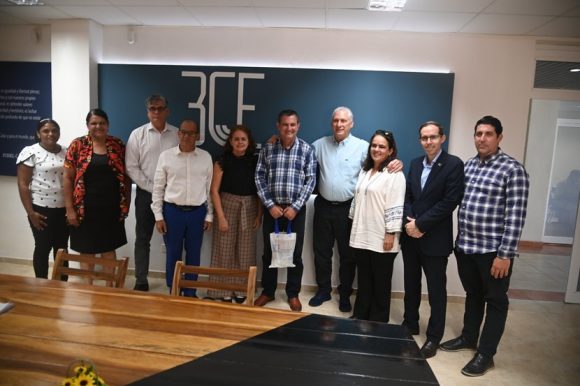 Visita Presidente cubano Parque Científico Tecnológico de La Habana