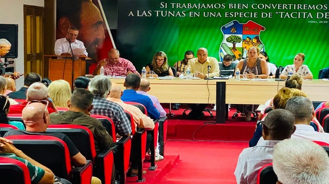 Chequea Ministra de Educación en Las Tunas aseguramientos para el inicio del curso escolar