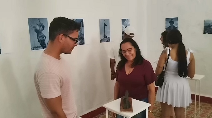 Inauguran exposición en Las Tunas del Premio Nacional de Artes Plásticas Alberto Lescay