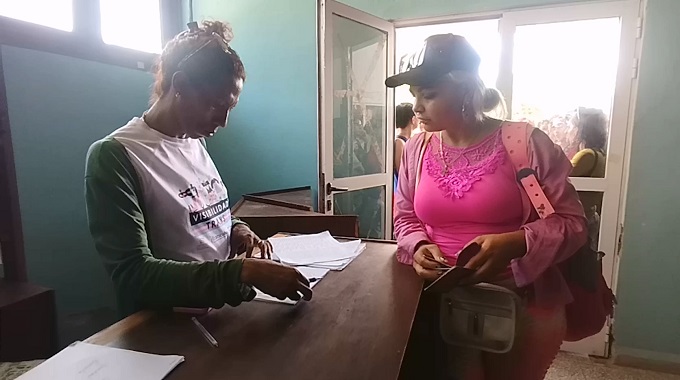 Inician la venta de uniformes escolares en Las Tunas