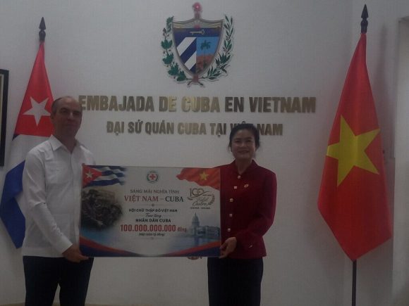 Realiza Cruz Roja de Vietnam donativo a pueblo de Cuba