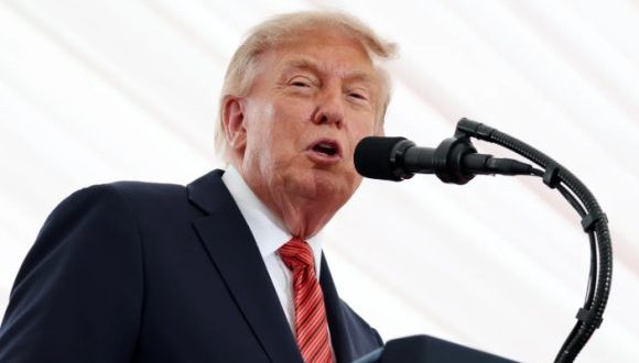 Donald Trump amenaza a la UE con aranceles "muy elevados" por su acercamiento a Canadá
