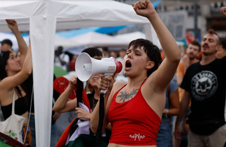 Masivas protestas en Madrid contra la crisis de vivienda tras el desahucio de la anciana Maricarmen
