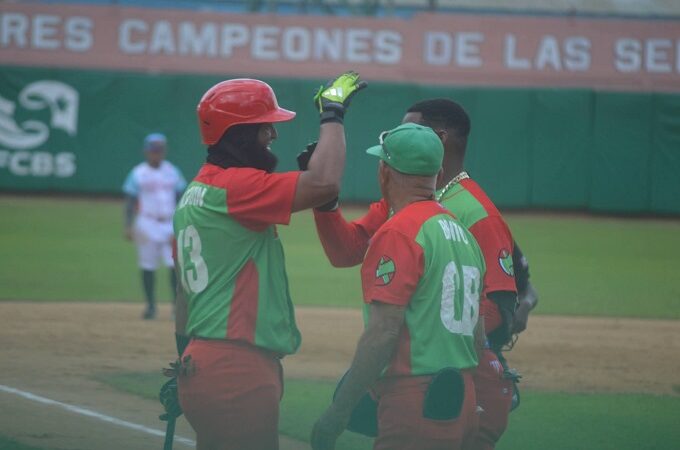 Leñadores ganan por nokaut