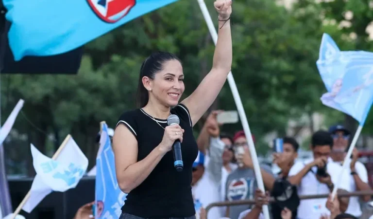 Federación Internacional de Mujeres exige liberación de excandidata presidencial ecuatoriana Luisa González