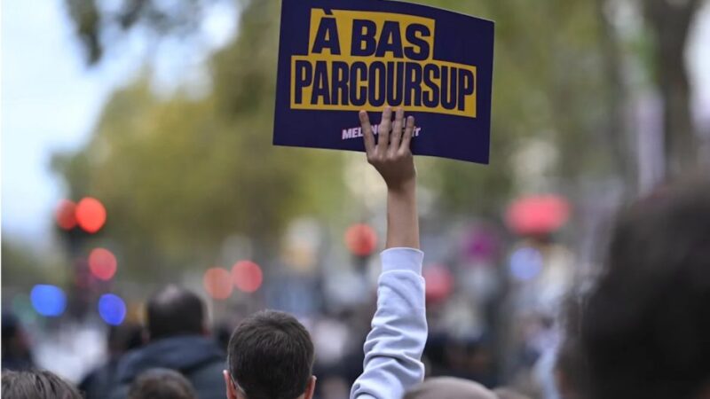 Protestas educativas recobran fuerza en Francia en la quinta jornada de movilización